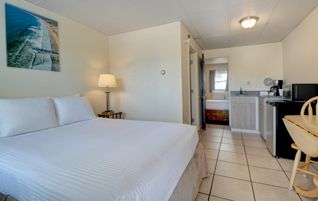 Guest Rooms & Suites